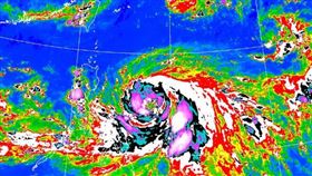 護國神山擋不住杜蘇芮？一圖看最新預測　專家：沒有跟中央山脈直球對決。（圖／翻攝自中央氣象局）