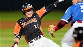 ▲陳傑憲9局敲出超前分三壘安打，拿下單場MVP。（圖／統一獅球團提供）