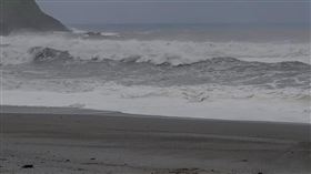 情人灣大浪／長浪（翻攝畫面）