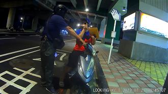 一捲衛生紙要4千？　外送員識破詐騙詭計