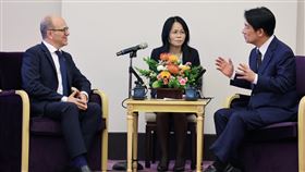 副總統賴清德今（24）日接見「法國參議院外交暨國防委員會副主席葛托蘭訪團」。（圖／總統府提供)