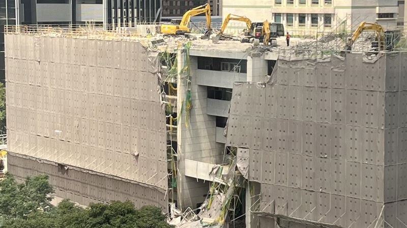 信義區公所舊址鷹架坍塌　區長：是故意的