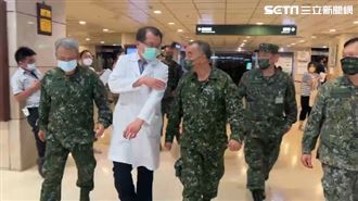 新／彈藥庫爆炸2兵手斷　邱國正現身探視