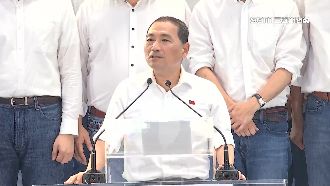 侯每天對國旗敬禮？名嘴揭背後原因酸爆