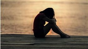 少女配合中壢警方當誘餌，結果竟在警方的監控下，遭性侵得逞。（示意圖／PIXABAY）