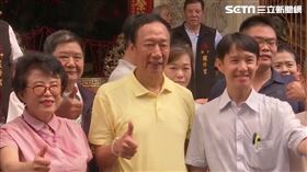 郭台銘參拜醒修宮，國民黨中常委沈智慧陪同。