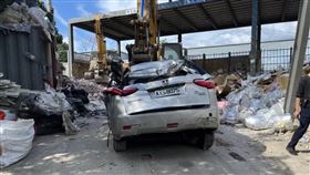 怪手,鏟爛,偵防車,移民署,專勤隊,回收場,逃逸,移工,泰籍,非法,新北,五股