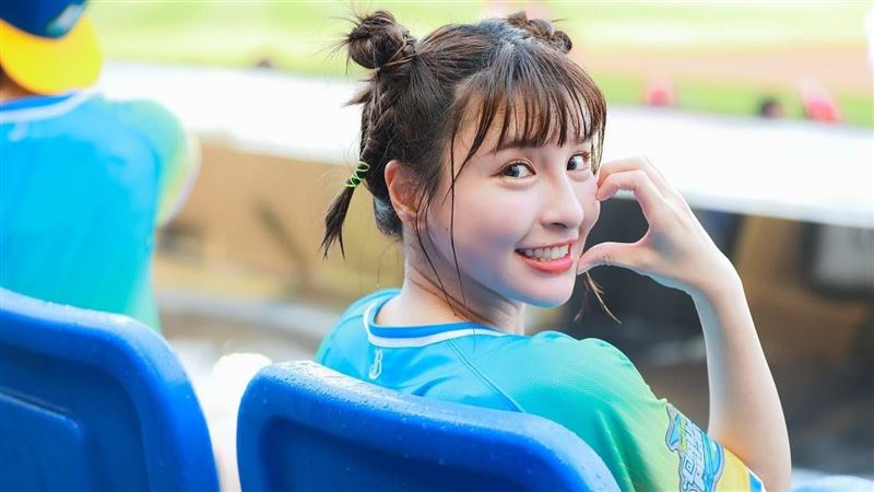 峮峮濕身狂扯KID頭　扭曲猙獰表情全曝光