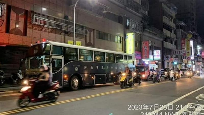 拚杜蘇芮能放颱風假　棋牌社塞滿33人開賭