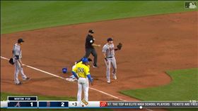 ▲吉田正尚低級跑壘，紅襪吞下大聯盟本季首次3殺。（圖／翻攝自MLB官網）