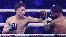 ▲日本拳王井上尚彌擊敗傅爾頓（Stephen Fulton），拿下WBC和WBO超蠅量級拳王腰帶。（圖／美聯社／達志影像）