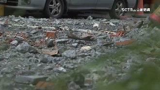 疑不敵強風　萬華舊大樓「整片磚牆剝落」