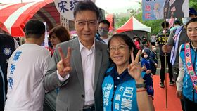 國民黨基隆市議員呂美玲為了彈藥庫遷移一事，跟一名阿伯槓上。（圖／翻攝自呂美玲臉書）