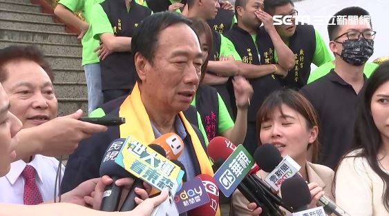 跟侯友宜拚了？郭台銘週日赴美國和平之旅