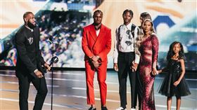 ▲詹皇兒子布朗尼（Bronny James）已出院返家休養。（圖／翻攝自詹姆斯IG）