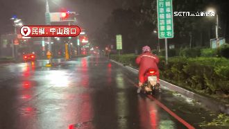 閃過人生走馬燈　騎士頂11級風搖晃難前進