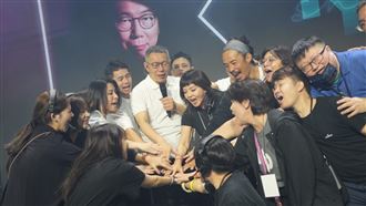 柯文哲演唱會彩排曝光！唱招牌曲《囚鳥》