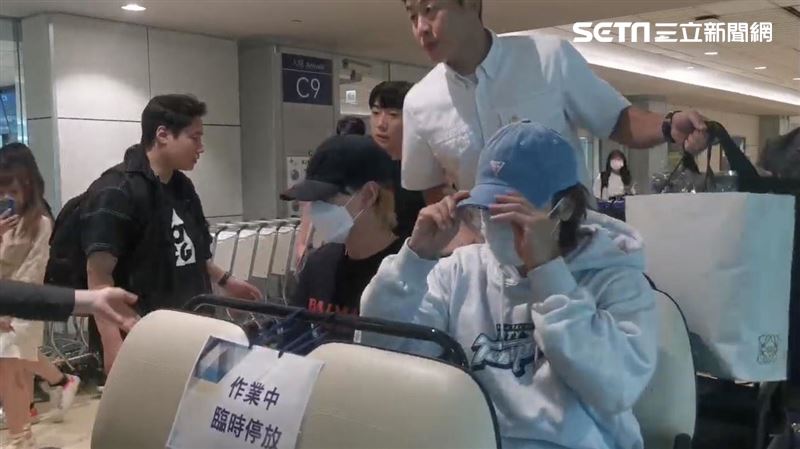 SJ小分隊抵台！銀赫和東海親切揮手超圈粉