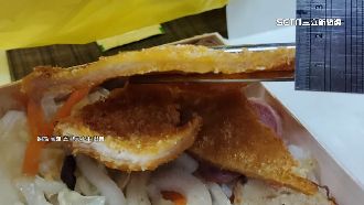 雞排太薄「會透光」　民眾以為拿錯了