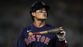 ▲張育成2打數沒有安打吞下1K，9局上被吉田正尚代打，提前下班。（資料圖／美聯社／達志影像）