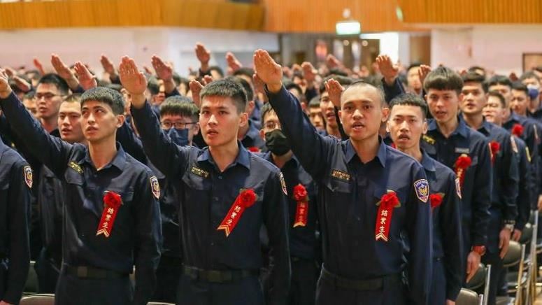 告隊職官妨害名譽　一原因請律師全花公費