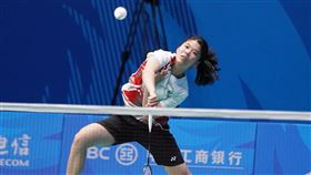 ▲成都世大運羽球混和團體首戰，女單宋碩芸輕鬆搶下第3點，擊敗愛沙尼亞。（圖／大專體總提供）