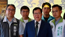 鄭文燦今（30）日出席出席「褒忠義民宴記者發表會」受訪。（圖／行政院提供)