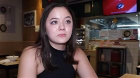 媽媽台中人...美國混血妹從小被嘲笑！長大後驕傲喊：我是台灣人。（圖／翻攝自不要鬧工作室YT）
