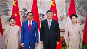 談與中國合作！印尼前官員憂恐別有用心　批總統1舉「如附庸國獻貢品」。（圖／美聯社／達志影像）