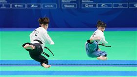 台灣跆拳道品勢代表隊徐語澤、黃品潔在決賽後發揮精彩，最後以總分6.910奪下銅牌。(圖／大專體總提供)
