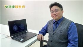 莊銘榮醫師提醒，腦瘤應「精準治療」依每人不同的狀況、疾病型態，整合科學實證與醫療團隊的建議得到適當治療，而在這過程中，醫師不只擔任治療角色，也會提供陪伴與支持