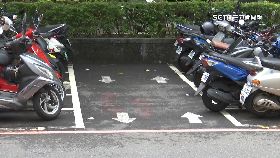 a消車格惹怨1800