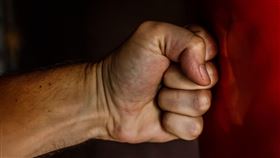 打、生氣、火大、憤怒、吼叫（圖／Pexels）