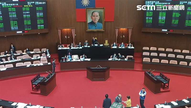 性別平等工作法三讀　雇主性騷最重罰百萬