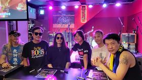 董事長樂團演出後遭警察臨檢。（圖／獨一無二娛樂文化 提供）