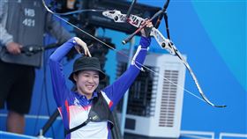 彭家楙擊退韓國好手連兩屆奪反曲弓女子個人銅牌 。（圖／大專體總提供）