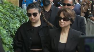 原定今晚和李玟相約　甄妮成告別式扶靈人