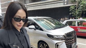 蕭亞軒出席李玟追思　淚眼送別啟蒙老師