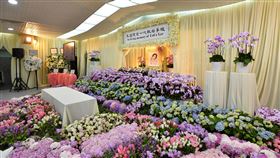 李玟追思會靈堂內部曝光，現場一片紫色花海。（圖／記者鄭尹翔攝影）