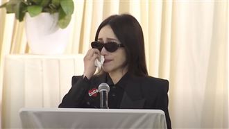 無法接受李玟死訊　蕭亞軒追思會哭崩緬懷