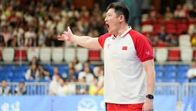 中國世大運男籃主帥陳磊。（圖／翻攝自微博）