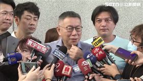 柯文哲今天出席高雄補教協會演講。