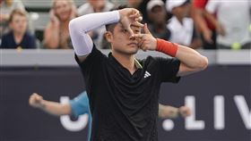 ▲中國網球選手吳易昺在比賽中突然癱軟，因病退賽。（資料圖／美聯社／達志影像）