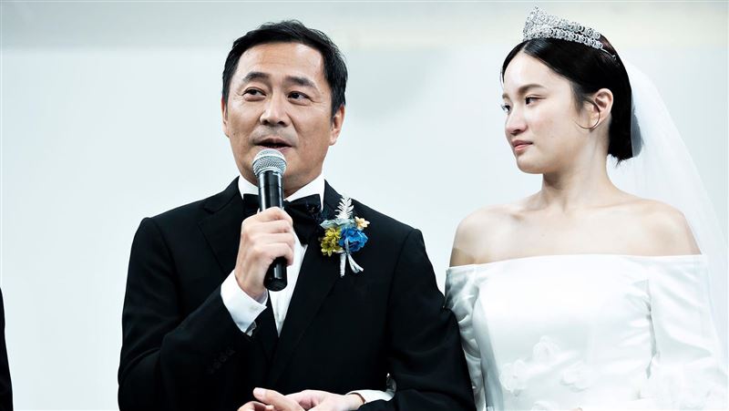 湯志偉嫁女兒哽咽：不愛了請把她還給我