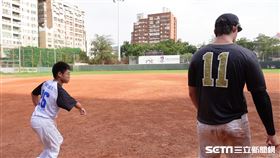 美國加州青棒與台灣小超人／記者張雅筑攝