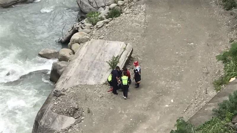 午後溪水暴漲　阿里山8人溯溪3人被沖走