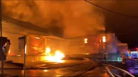 PChome林口倉庫大火。（圖／取自記者爆料網）