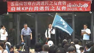 柯文哲直搗綠營本命區　前賴清德副手現身