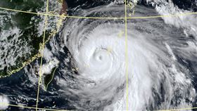 中度颱風卡努（圖／翻攝自鄭明典臉書）