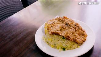 金庸英雄開餐館？饕客狂推招牌排骨蛋炒飯